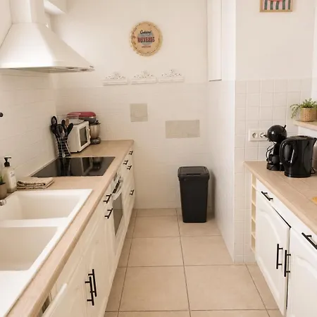Апартаменти La Maison Des Remparts, Comfort, Ac & Balcony Антіб